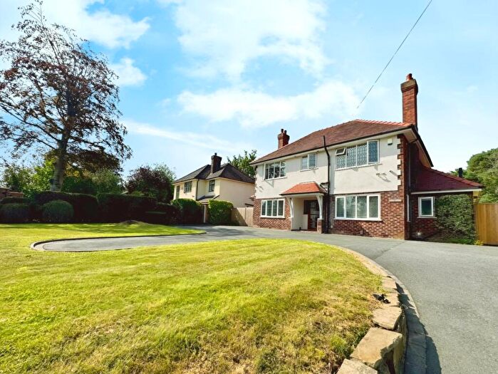 4 Bedroom Detached House For Sale In Handforth Road, Wilmslow, SK9