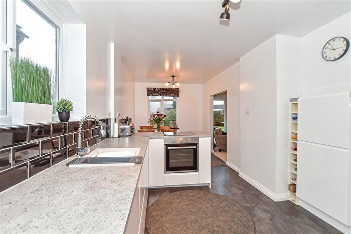 3 Bedroom Detached Bungalow For Sale In Heather Drive, St. Michaels, Tenterden, Kent, TN30