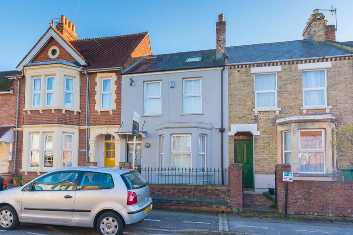 5 Bedroom Property To Rent In Henley Street, OX4