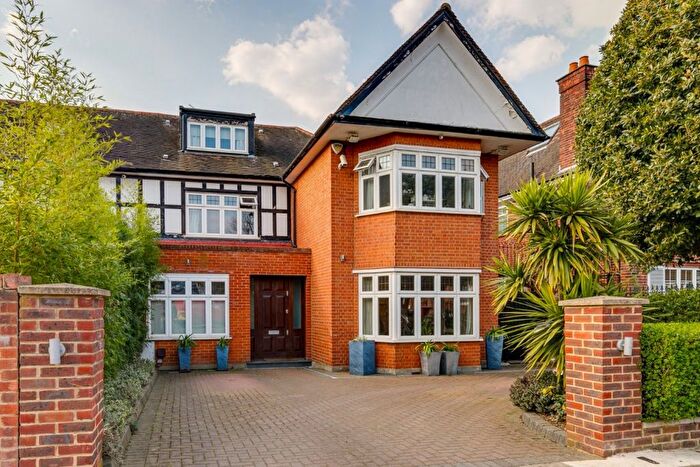 6 Bedroom Property To Rent In Hocroft Road, London, NW2