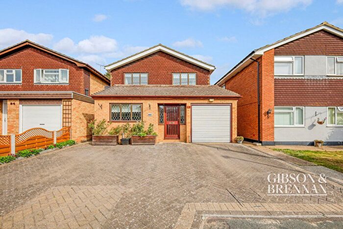 4 Bedroom Detached House For Sale In Alexandra Road, Rochford, SS4