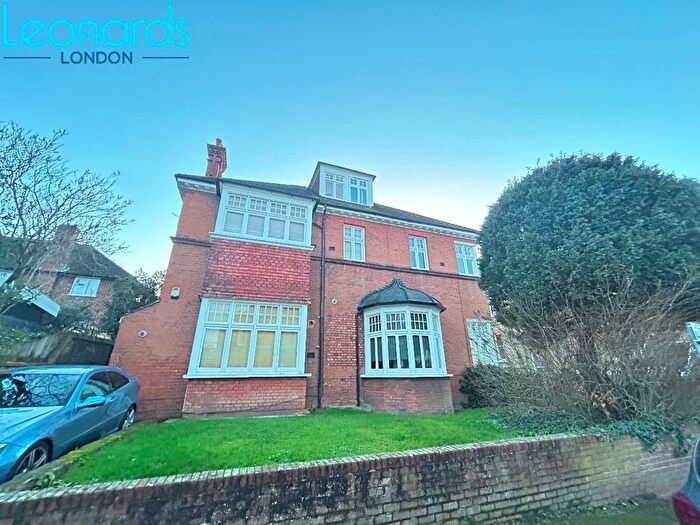 1 Bedroom Flat To Rent In Claremont Gardens, Surbiton, KT6