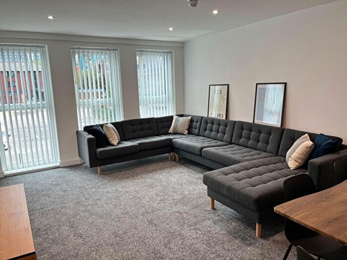 4 Bedroom Semi-Detached House To Rent In Camden Street, Liverpool, L3