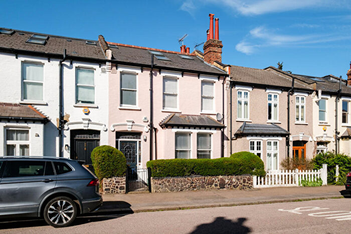 4 Bedroom House For Sale In Coldfall Avenue, London, N10