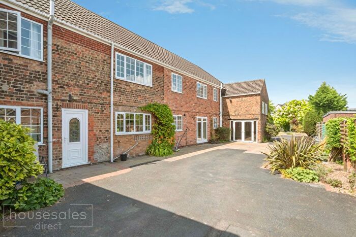 4 Bedroom Detached House For Sale In Low Cross Street Crowle, Scunthorpe, DN17