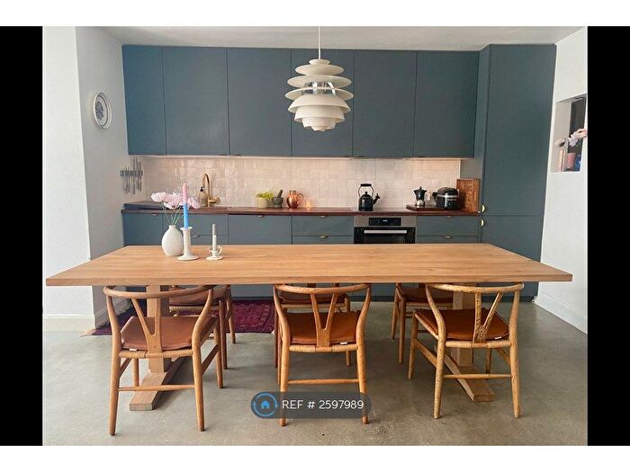 3 Bedroom Maisonette To Rent In Randolph Avenue, London, W9