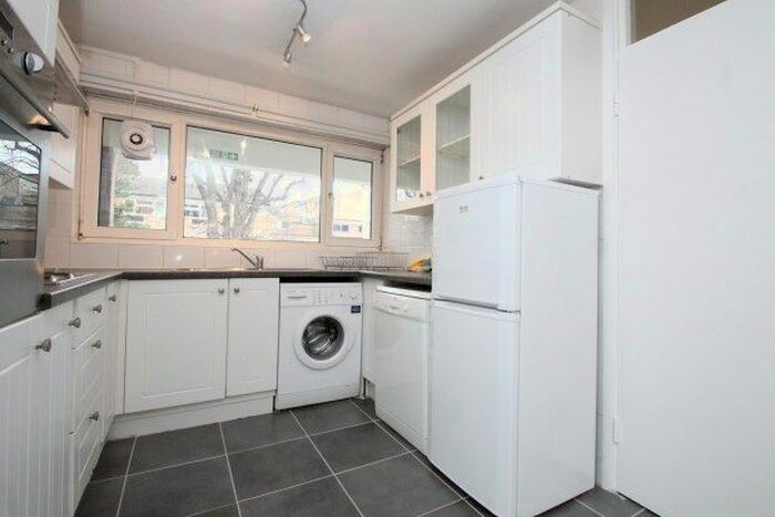 1 Bedroom Flat To Rent In Chislet Close, Beckenham, BR3