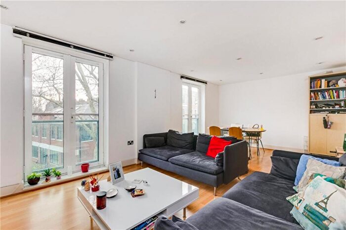2 Bedroom Flat To Rent In Owen Street, Angel, EC1V