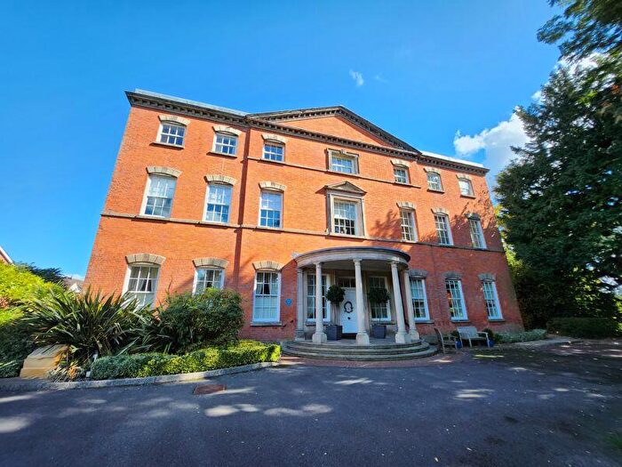 2 Bedroom Apartment To Rent In Cameo Drive, Stourbridge, DY8