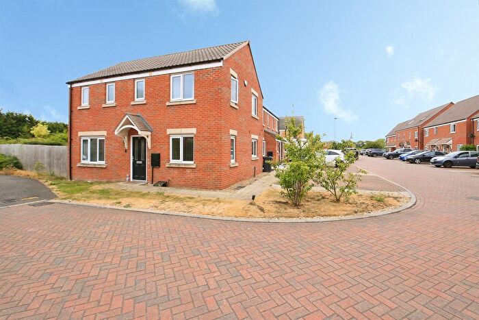 3 Bedroom Detached House For Sale In Cornmill Close, Farcet, Peterborough, PE7