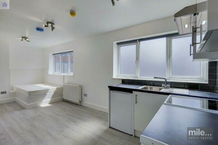 Studio To Rent In Sunnyside Terrace, London, NW9