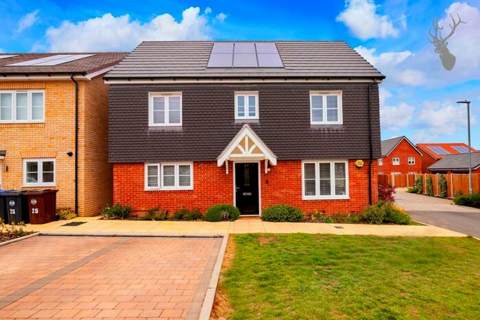 3 Bedroom House To Rent In Davey Road, Bishop's Stortford, CM23