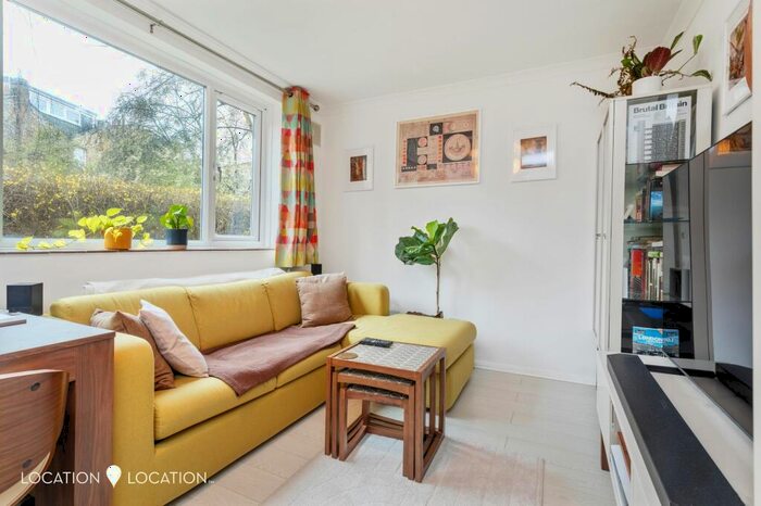 1 Bedroom Flat To Rent In Queens Drive, Dalecroft Queens Drive, N4