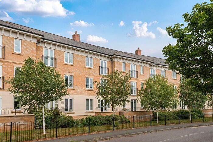 2 Bedroom Flat For Sale In Heald Court, Meadow Way, Carterton, Oxfordshire, OX18