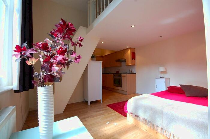 Studio To Rent In Courtfield Gardens, South Kensington, SW5