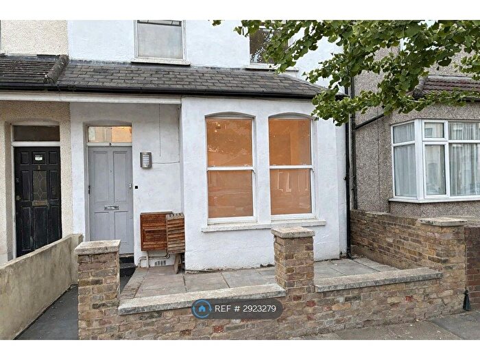 2 Bedroom Maisonette To Rent In Millais Road, Enfield, EN1
