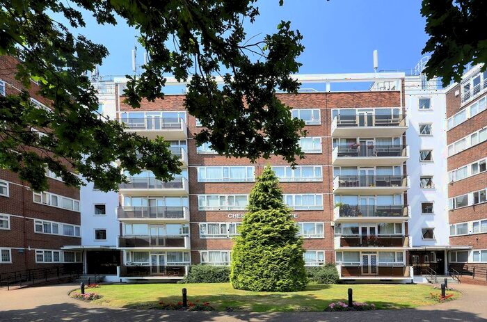 2 Bedroom Flat To Rent In Chessington Lodge, Regents Park Road, Finchley Central, London, N3