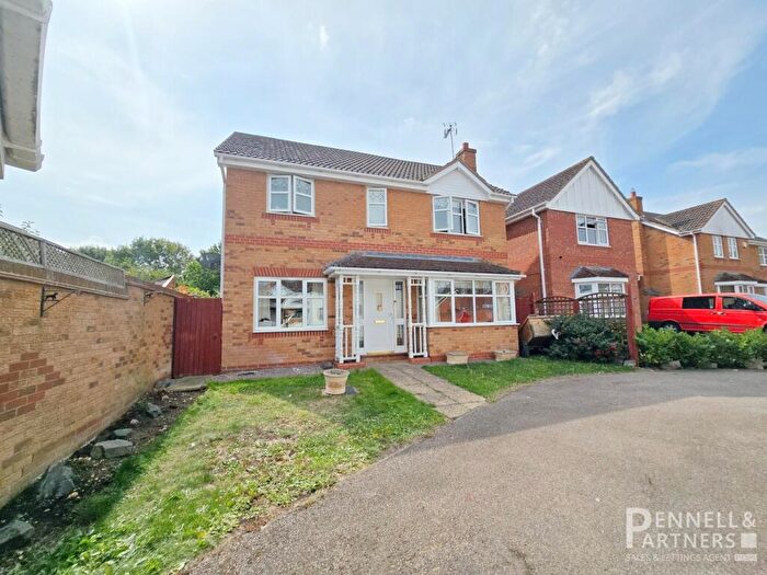 6 Bedroom Detached House For Sale In Alvis Drive, Yaxley, Peterborough, PE7