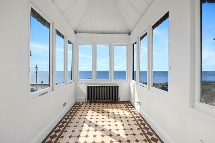 2 Bedroom Apartment To Rent In Chichester Terrace, Kemp Town, BN2