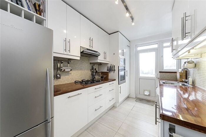 2 Bedroom Flat To Rent In Hartington Road, London, W4