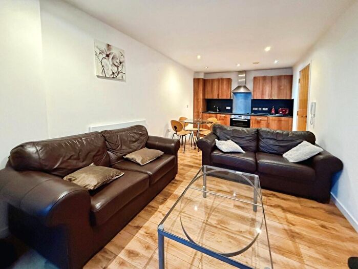 2 Bedroom Flat To Rent In Gateway West, East Street, Leeds, LS9