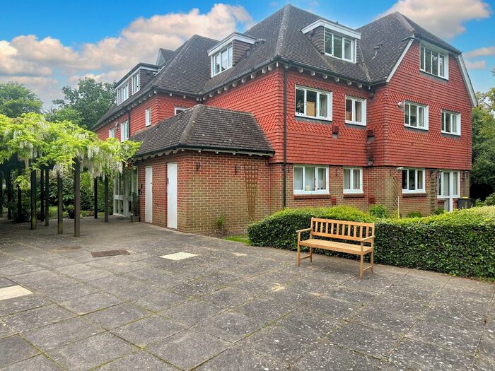 1 Bedroom End Of Terrace House To Rent In Over 's Only - Hampton Lodge, Horley, RH6