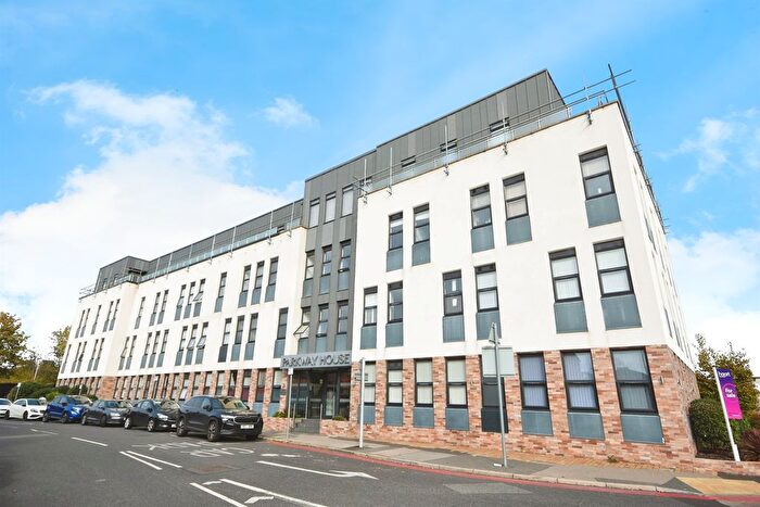 2 Bedroom Flat For Sale In Baddow Road, Chelmsford, CM2