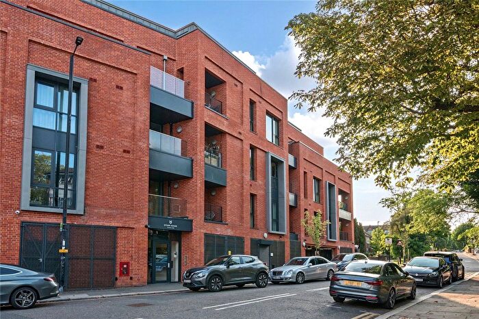 2 Bedroom Flat To Rent In Fox Lane, London, N13