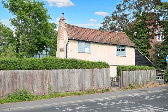 2 Bedroom Detached House For Sale In Bull Hill, Leatherhead, KT22
