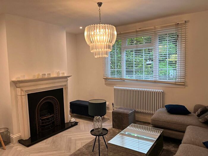 2 Bedroom Maisonette To Rent In Liberty Avenue, Colliers Wood, SW19