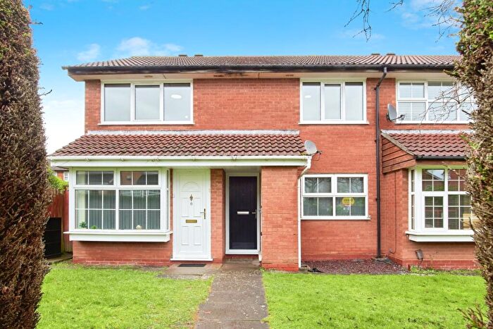 2 Bedroom Maisonette For Sale In Apsley Croft, Birmingham, West Midlands, B38