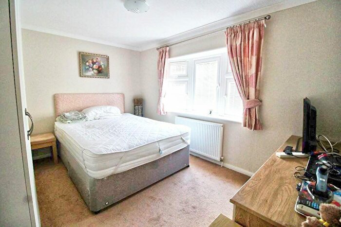 2 Bedroom Detached Bungalow For Sale In Oak Tree Lane, Eastbourne, BN23