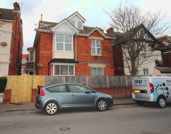 2 Bedroom Flat To Rent In Cecil Road, Boscombe, Bournemouth BH5