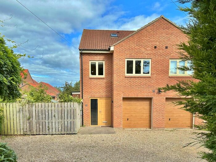 4 Bedroom Semi-Detached House For Sale In Peacock Mews, North End, Raskelf, York, YO61