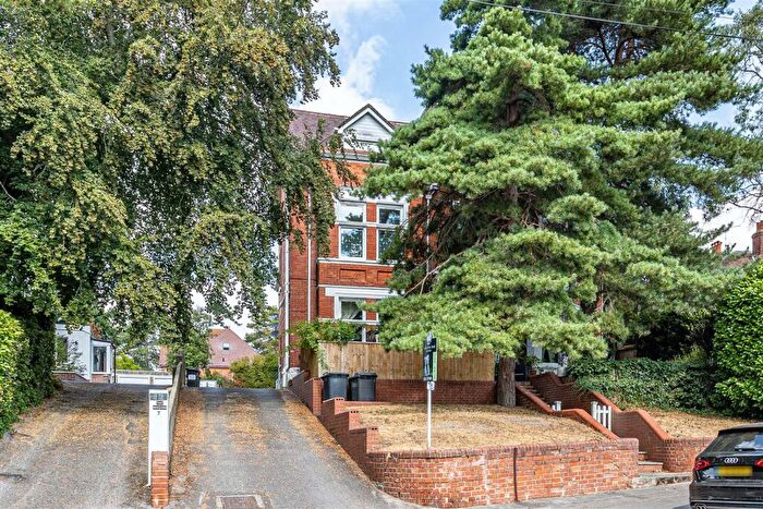 2 Bedroom Flat For Sale In Meyrick Park Crescent, Bournemouth, BH3