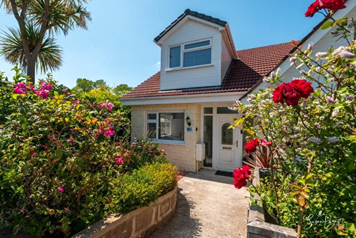 4 Bedroom Semi-Detached House For Sale In Strathwell Crescent, Whitwell, Ventnor, PO38