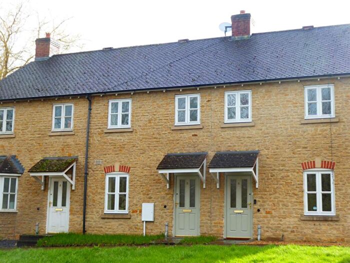 3 Bedroom Terraced House To Rent In Downham Walk, Dursley, GL11