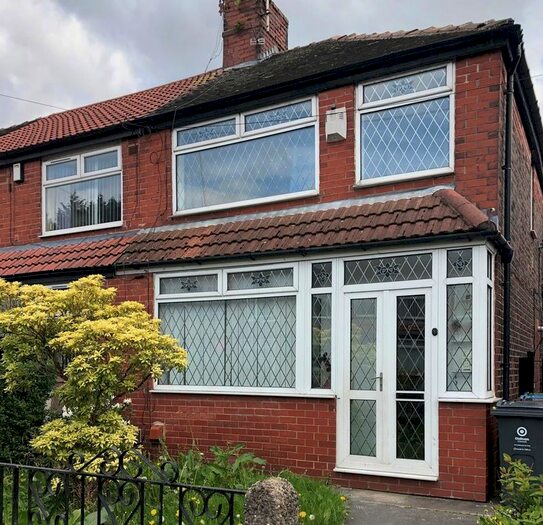 3 Bedroom Semi-Detached House To Rent In Selkirk Road, Chadderton, Oldham OL9