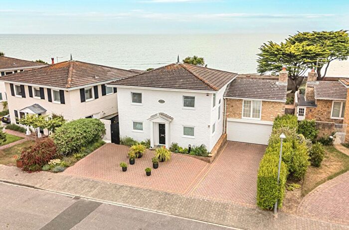 3 Bedroom Detached House For Sale In Waters Edge, Aldwick, PO21