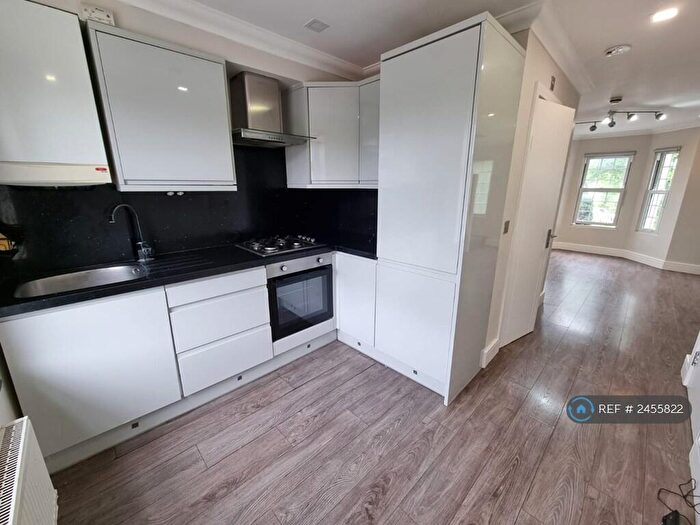 2 Bedroom Maisonette To Rent In Avondale Road, London, N15