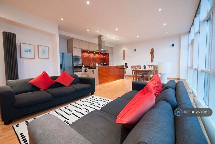 3 Bedroom Penthouse To Rent In Fleming House, Glasgow, G3
