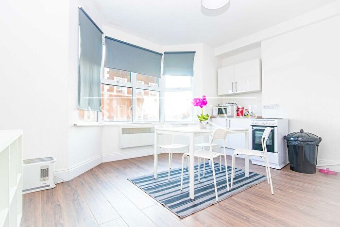 1 Bedroom Flat To Rent In West Green Road, London, N15