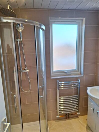 5 Bedroom Property To Rent In Windsor Crescent, Northampton, NN5