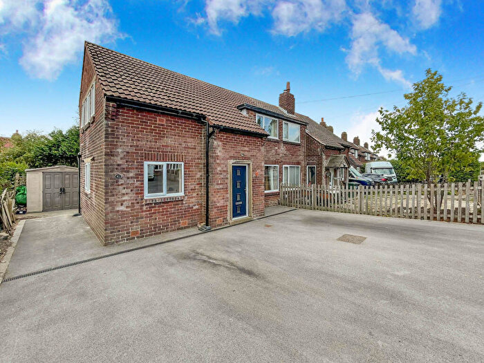 3 Bedroom Semi Detached House For Sale In Ings Way East, Lepton, Huddersfield, Kirklees, HD8