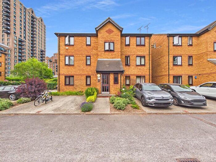 2 Bedroom Flat For Sale In Bream Close, London, N17