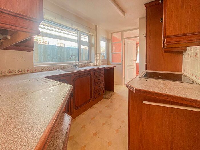 2 Bedroom Detached Bungalow For Sale In Elmstead Road, Wivenhoe, CO7