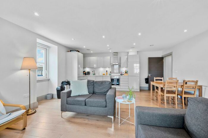 1 Bedroom Flat To Rent In Morden Road, London, SW19