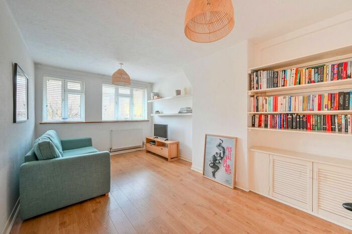 1 Bedroom Flat To Rent In St James Lane, Muswell Hill, London, N10