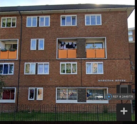 3 Bedroom Flat To Rent In Moreton House, London, SE16