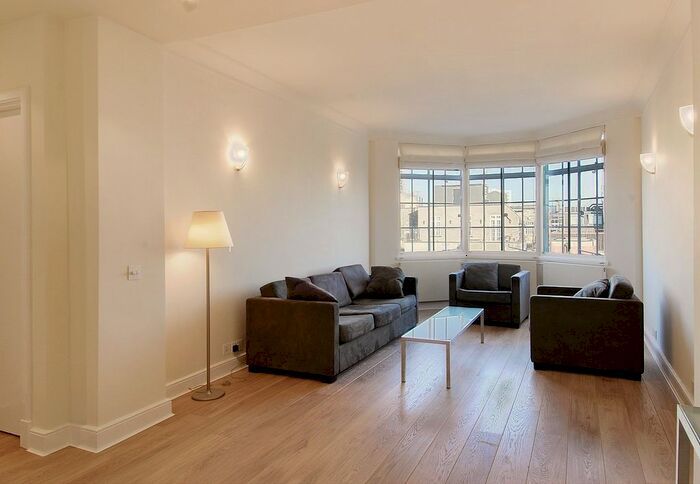 1 Bedroom Flat To Rent In Portland Place, Marylebone, London, W1B